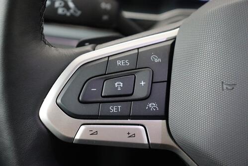 VOLKSWAGEN Polo 1.0 TSI DSG R-LINE + CARPLAY + GPS + CAMERA + PDC + CRUISE (ACC) + SCHUIFDAK + ALU 17