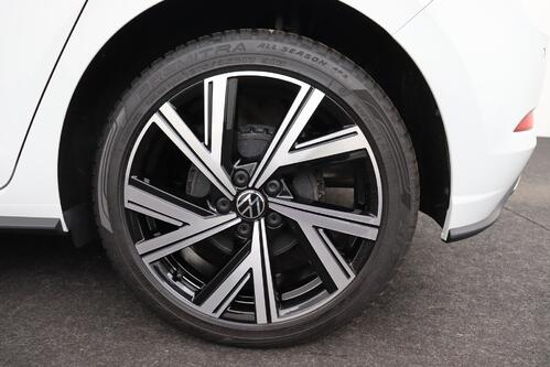 VOLKSWAGEN Polo 1.0 TSI DSG R-LINE + CARPLAY + GPS + CAMERA + PDC + CRUISE (ACC) + SCHUIFDAK + ALU 17