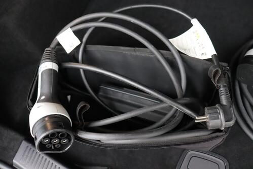 MERCEDES-BENZ B 250 e iA BUS.SOLUTION 8G-DCT + GPS + CAMERA + PDC + CRUISE + LEDER/ALCANTARA + ALU 19