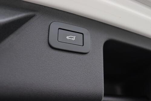 LAND ROVER Discovery Sport 2.0 D200 AWD + 7PL. + A/T + GPS + LEDER + CARPLAY + CAMERA + PDC + PANO DAK + ALU 20