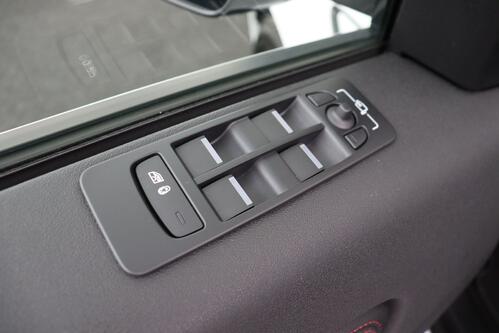 LAND ROVER Discovery Sport 2.0 D200 AWD + 7PL. + A/T + GPS + LEDER + CARPLAY + CAMERA + PDC + PANO DAK + ALU 20