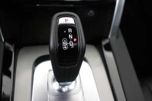LAND ROVER Discovery Sport 2.0 D R-DYNAMIC-S AWD + 7PL. + A/T + GPS + LEDER + CAMERA + PDC + CRUISE (ACC) + PANO DAK + ALU 20