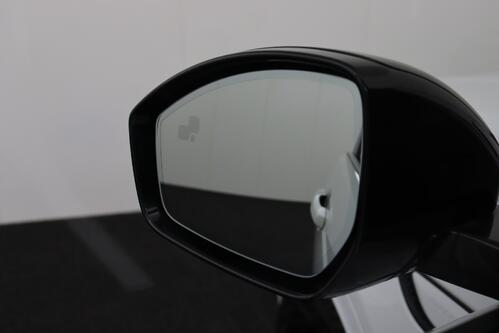 LAND ROVER Discovery Sport 2.0 D R-DYNAMIC-S AWD + 7PL. + A/T + GPS + LEDER + CAMERA + PDC + CRUISE (ACC) + PANO DAK + ALU 20