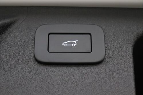 LAND ROVER Discovery Sport  R-DYNAMIC 2.0D S AWD + 7PL. + A/T + GPS + LEDER + CAMERA + PDC + PANO DAK + CRUISE + ALU 20