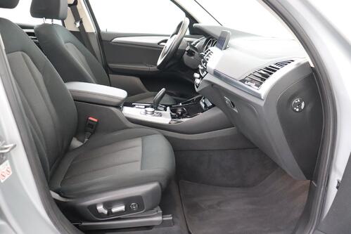 BMW X3 x-DRIVE 20iA + GPS + CAMERA + PDC + CRUISE + PANO DAK + ALU 