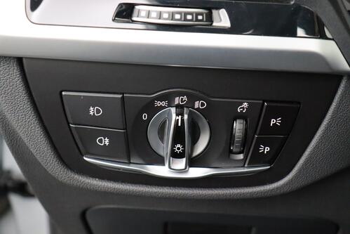 BMW X3 x-DRIVE 20iA + GPS + CAMERA + PDC + CRUISE + PANO DAK + ALU 