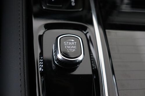 VOLVO V90 2.0 AT T6 Recharge Plus Dark AWD