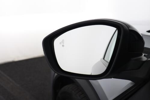 PEUGEOT 2008 *GT-PACK 1.2 PURETECH EAT8 + A/T + GPS + CARPLAY + LEDER/ALCANTARA + CAMERA + PDC + CRUISE + ALU 18