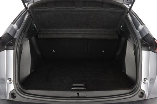 PEUGEOT 2008 *GT-PACK 1.2 PURETECH EAT8 + A/T + GPS + CARPLAY + LEDER/ALCANTARA + CAMERA + PDC + CRUISE + ALU 18