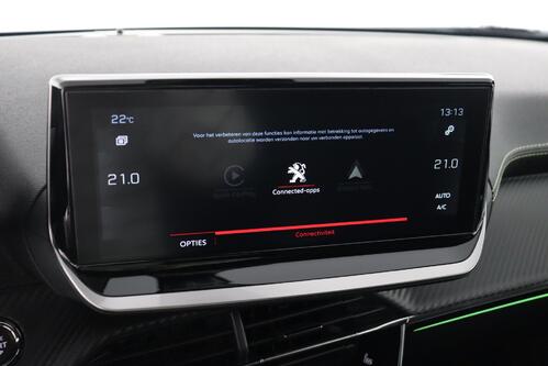 PEUGEOT 2008 *GT-PACK 1.2 PURETECH EAT8 + A/T + GPS + CARPLAY + LEDER/ALCANTARA + CAMERA + PDC + CRUISE + ALU 18