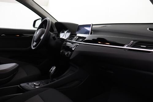BMW X1 18 iA SDRIVE  + GPS + PDC + CRUISE + PANO + ALU 