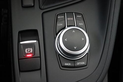 BMW X1 18 iA SDRIVE  + GPS + PDC + CRUISE + PANO + ALU 