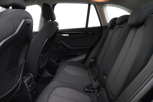 BMW X1 18 iA SDRIVE  + GPS + PDC + CRUISE + PANO + ALU 