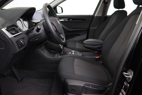 BMW X1 18 iA SDRIVE  + GPS + PDC + CRUISE + PANO + ALU 