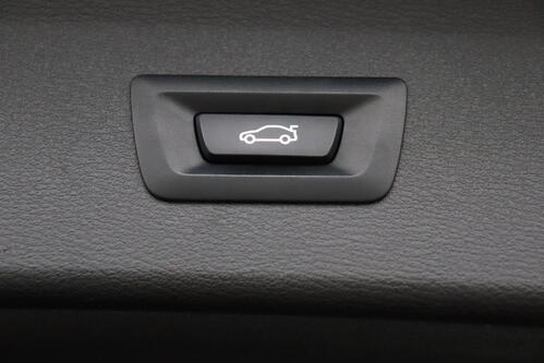 BMW X1 18 iA SDRIVE  + GPS + PDC + CRUISE + PANO + ALU 