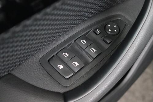 BMW X1 18 iA SDRIVE  + GPS + PDC + CRUISE + PANO + ALU 