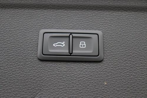 AUDI Q5 50 2.0 TFSI-e S-LINE QUATTRO + CARPLAY + GPS + CAMERA + PDC + PANO + ALU 