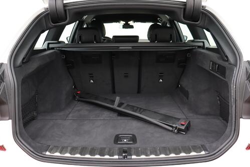 BMW 330 iA TOURING M-SPORT + CARPLAY + GPS + CAMERA + PDC + CRUISE + ALU 