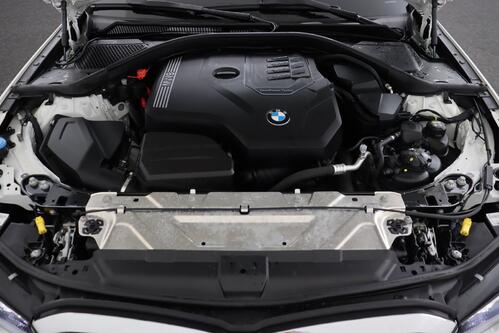 BMW 330 iA TOURING M-SPORT + CARPLAY + GPS + CAMERA + PDC + CRUISE + ALU 