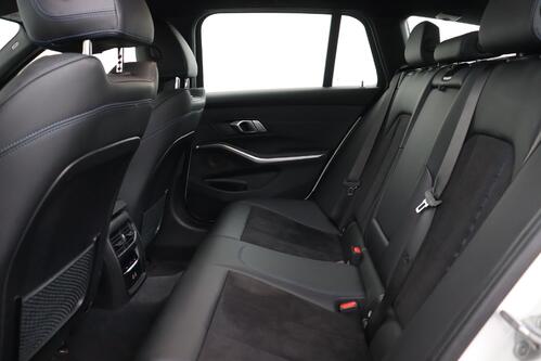 BMW 330 iA TOURING M-SPORT + CARPLAY + GPS + CAMERA + PDC + CRUISE + ALU 