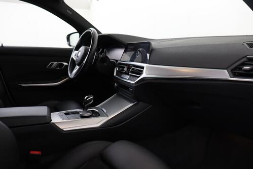 BMW 330 iA TOURING M-SPORT + CARPLAY + GPS + CAMERA + PDC + CRUISE + ALU 
