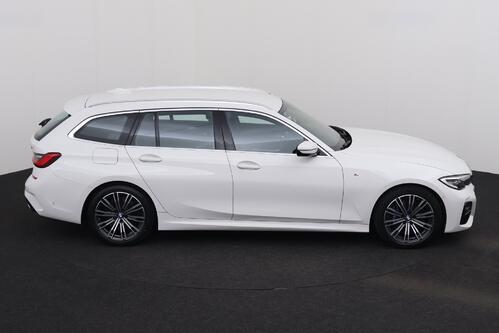 BMW 330 iA TOURING M-SPORT + CARPLAY + GPS + CAMERA + PDC + CRUISE + ALU 