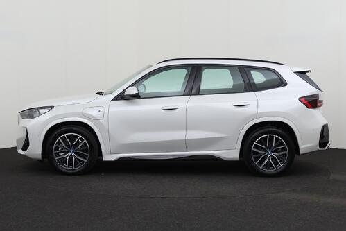 BMW X1  x-Drive25e iA M-SPORT + GPS + CARPLAY + LEDER/ALCANTARA + CAMERA + PDC + CRUISE + ALU 