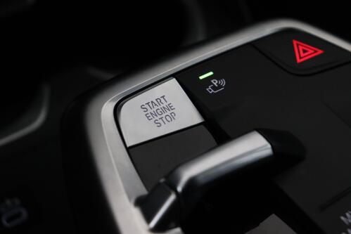 BMW X1  x-Drive25e iA M-SPORT + GPS + CARPLAY + LEDER/ALCANTARA + CAMERA + PDC + CRUISE + ALU 