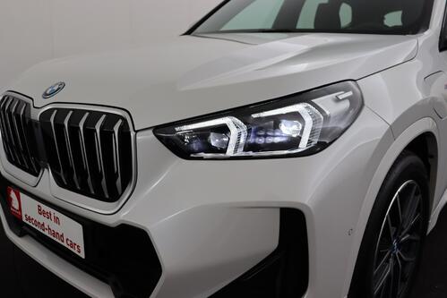 BMW X1  x-Drive25e iA M-SPORT + GPS + CARPLAY + LEDER/ALCANTARA + CAMERA + PDC + CRUISE + ALU 