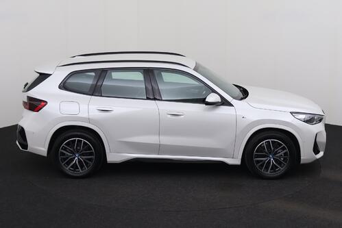 BMW X1  x-Drive25e iA M-SPORT + GPS + CARPLAY + LEDER/ALCANTARA + CAMERA + PDC + CRUISE + ALU 