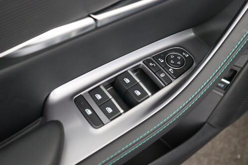 BYD Seal U COMFORT 71.8 kWh + A/T + GPS + LEDER + CARPLAY + CAMERA + PDC + CRUISE(ACC) + PANO DAK + ALU 19