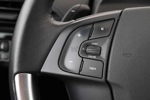 CITROEN C4 SpaceTourer FEEL 1.2 PURETECH  EAT8  + 7PL. + A/T + GPS + CARPLAY + PDC + CRUISE + ALU 16