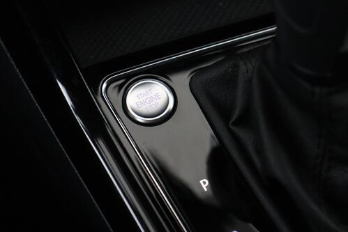 VOLKSWAGEN Touran TRENDLINE 1.5TSI DSG7 + 7PL. + CARPLAY + CRUISE (ACC) + STOF/ALCANTARA + ALU 16