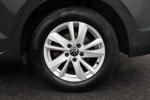 VOLKSWAGEN Touran TRENDLINE 1.5TSI DSG7 + 7PL. + CARPLAY + CRUISE (ACC) + STOF/ALCANTARA + ALU 16