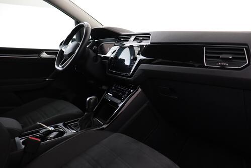 VOLKSWAGEN Touran TRENDLINE 1.5TSI DSG7 + 7PL. + CARPLAY + CRUISE (ACC) + STOF/ALCANTARA + ALU 16