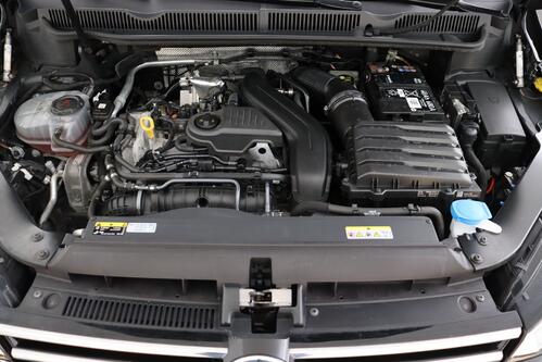 VOLKSWAGEN Touran TRENDLINE 1.5TSI DSG7 + 7PL. + CARPLAY + CRUISE (ACC) + STOF/ALCANTARA + ALU 16