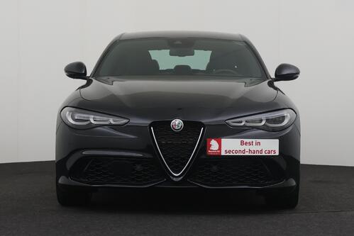 ALFA ROMEO Giulia SPORT 2.0T8 Q4 + A/T + GPS + LEDER + CAMERA + PDC + CRUISE(ACC) + ALU 
