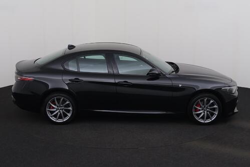 ALFA ROMEO Giulia SPORT 2.0T8 Q4 + A/T + GPS + LEDER + CAMERA + PDC + CRUISE(ACC) + ALU 