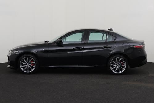 ALFA ROMEO Giulia SPORT 2.0T8 Q4 + A/T + GPS + LEDER + CAMERA + PDC + CRUISE(ACC) + ALU 