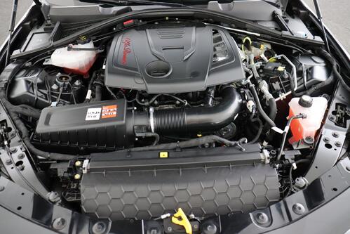 ALFA ROMEO Giulia SPORT 2.0T8 Q4 + A/T + GPS + LEDER + CAMERA + PDC + CRUISE(ACC) + ALU 