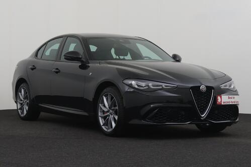 ALFA ROMEO Giulia SPORT 2.0T8 Q4 + A/T + GPS + LEDER + CAMERA + PDC + CRUISE(ACC) + ALU 
