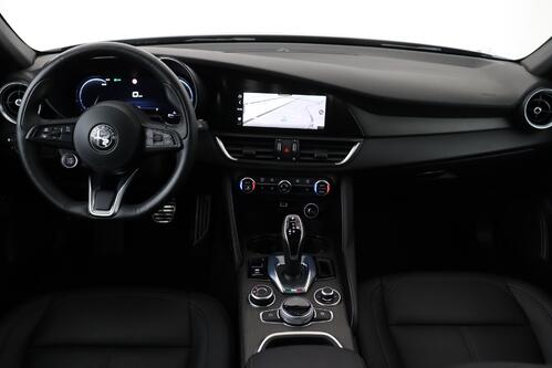 ALFA ROMEO Giulia SPORT 2.0T8 Q4 + A/T + GPS + LEDER + CAMERA + PDC + CRUISE(ACC) + ALU 