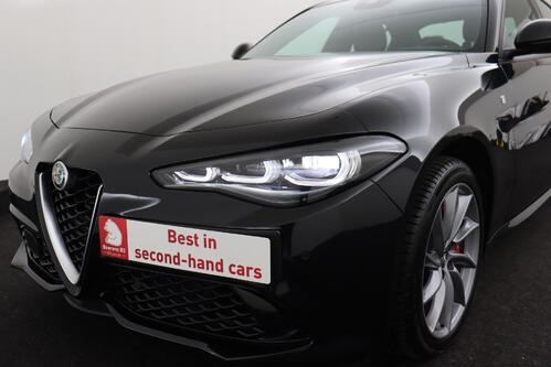 ALFA ROMEO Giulia SPORT 2.0T8 Q4 + A/T + GPS + LEDER + CAMERA + PDC + CRUISE(ACC) + ALU 