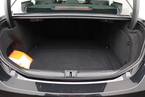 ALFA ROMEO Giulia SPORT 2.0T8 Q4 + A/T + GPS + LEDER + CAMERA + PDC + CRUISE(ACC) + ALU 