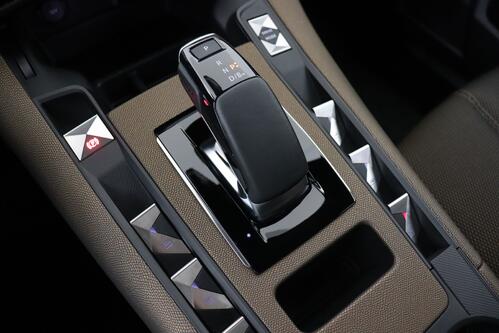 DS AUTOMOBILES DS 7 Crossback SO CHIC + CARPLAY + GPS + CAMERA + PDC + CRUISE + ALU 