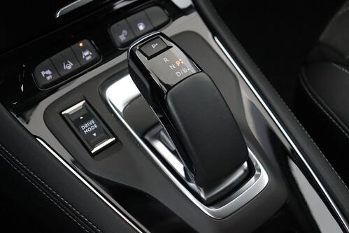 OPEL Grandland X 1.6i  PHEV + A/T + GPS + CARPLAY + LEDER/ALCANTARA + CAMERA + PDC + CRUISE + ALU 