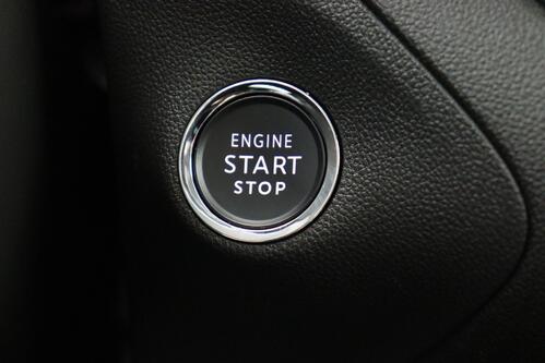 OPEL Grandland X 1.6i  PHEV + A/T + GPS + CARPLAY + LEDER/ALCANTARA + CAMERA + PDC + CRUISE + ALU 