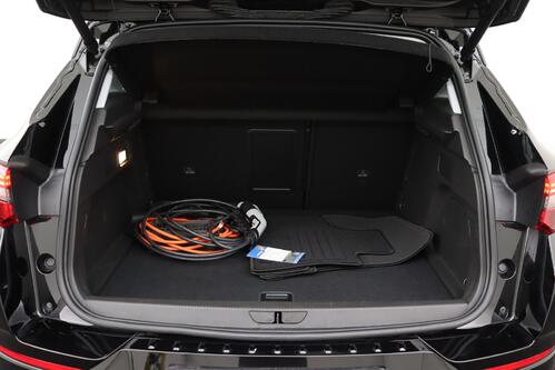 OPEL Grandland X 1.6i  PHEV + A/T + GPS + CARPLAY + LEDER/ALCANTARA + CAMERA + PDC + CRUISE + ALU 
