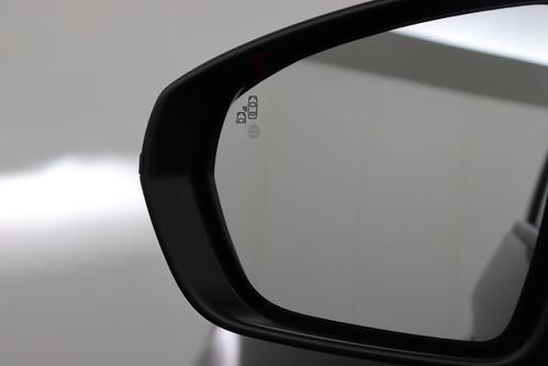 OPEL Grandland X 1.6i  PHEV + A/T + GPS + CARPLAY + LEDER/ALCANTARA + CAMERA + PDC + CRUISE + ALU 