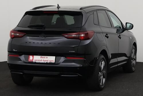 OPEL Grandland X 1.6i  PHEV + A/T + GPS + CARPLAY + LEDER/ALCANTARA + CAMERA + PDC + CRUISE + ALU 